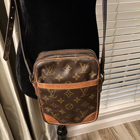 AUTHENTIC LOUIS VUITTON CROSSBODY BAG - Picture 9 of 15